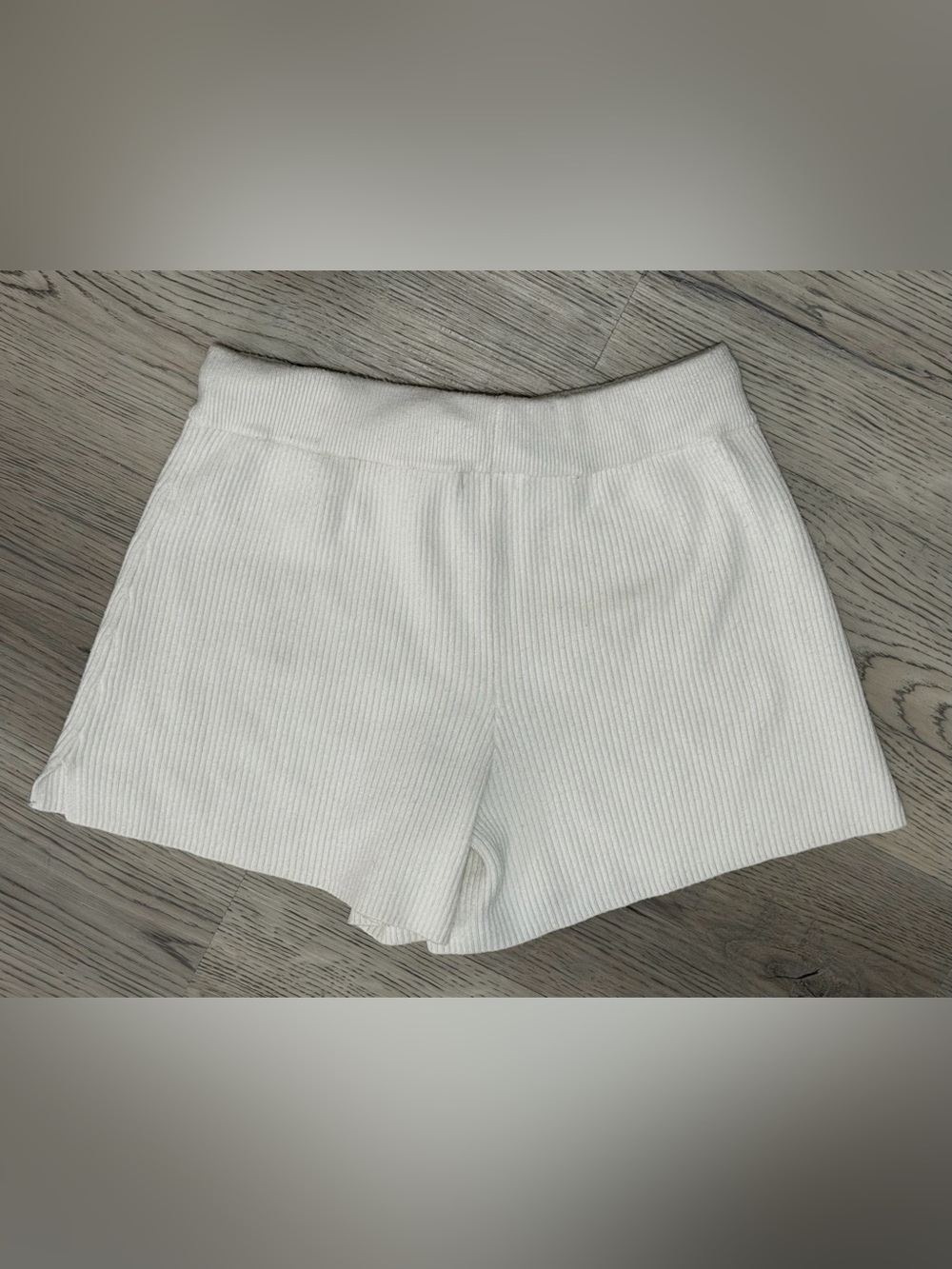 NEW Abercrombie & Fitch Cream Comfy Knit Shorts With Side Slit Size Small - Picture 3 of 6